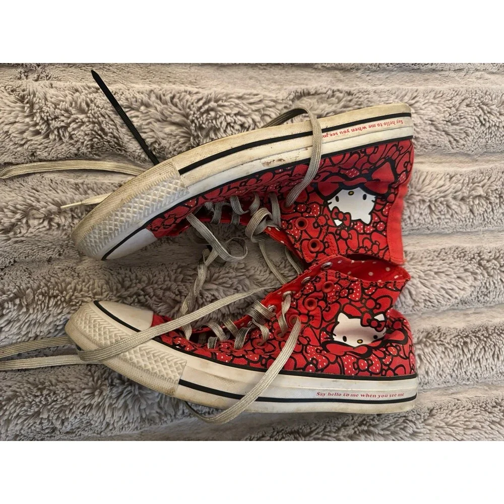 Hello Kitty Converse 8 - Picture 2 of 6